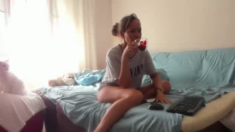 Issabelle online show from 27, 6, 2026