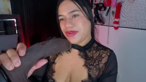 Issafoxx online show from 9, 7, 2026
