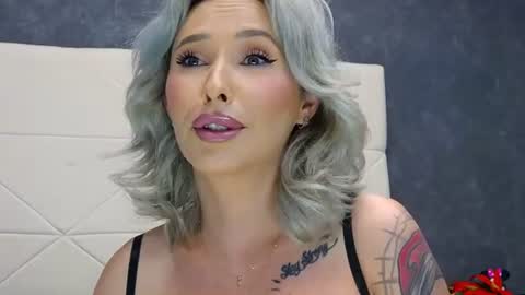 IssaSmyth online show from 17, 6, 2026