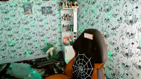 Snapshot of issis_demon chatting on 7, 3, 2026 Yiz online show from 7, 3, 2026