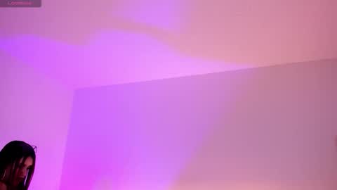 issis_smith online show from 28, 10, 2025