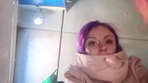 Snapshot of issyamazin667 chatting on 30, 11, 2025 Girlnextdoor online show from 30, 11, 2025