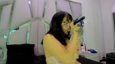 Snapshot of issysleblanc chatting on 21, 7, 2026 Issys online show from 21, 7, 2026