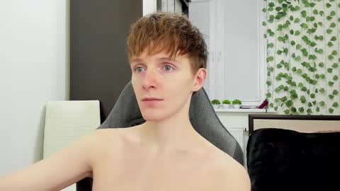 Snapshot of ithan_red chatting on 1, 2, 2026 Ethan online show from 1, 2, 2026