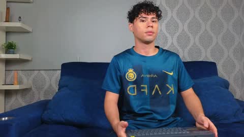 Snapshot of ithan_salvatore chatting on 13, 12, 2024 Ithan and Friends online show from 13, 12, 2024