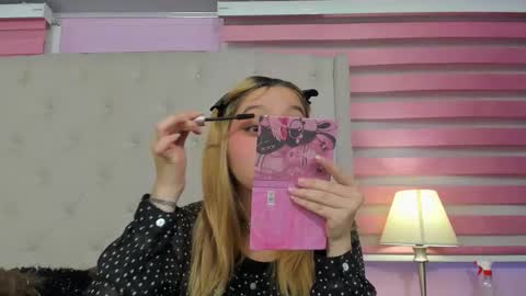 Snapshot of its_bibi chatting on 18, 9, 2025 its_bibi online show from 18, 9, 2025