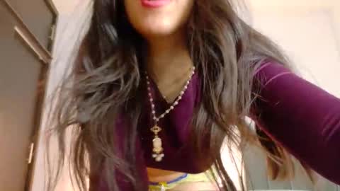 Snapshot of its_bunnyy chatting on 14, 11, 2025 K A R I online show from 14, 11, 2025