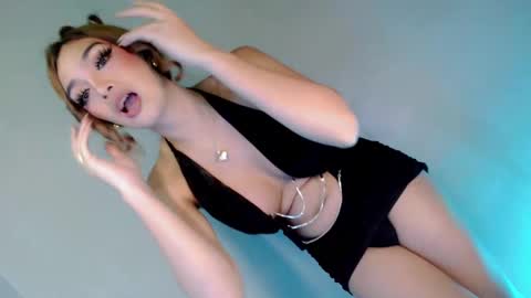 Snapshot of its_me_hedone chatting on 15, 2, 2025 Pixie online show from 15, 2, 2025