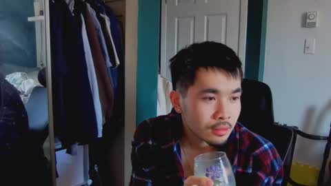 Snapshot of itsagoodboy69 chatting on 25, 3, 2026 asiancollegebro online show from 25, 3, 2026