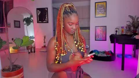 Snapshot of itslau_ chatting on 4, 3, 2026 lau online show from 4, 3, 2026