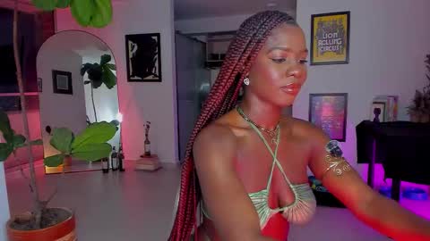 Snapshot of itslau_ chatting on 16, 3, 2026 lau online show from 16, 3, 2026