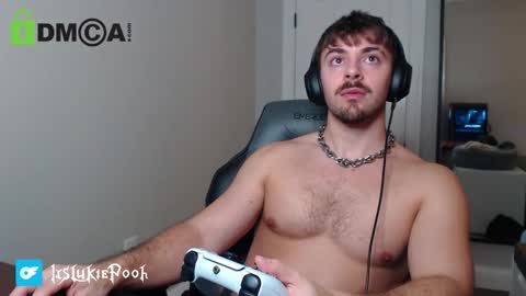 Snapshot of itslukiepooh chatting on 15, 11, 2025 Itslukiepooh online show from 15, 11, 2025