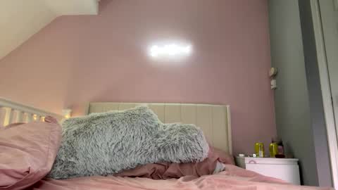 Lola online show from 21, 2, 2025