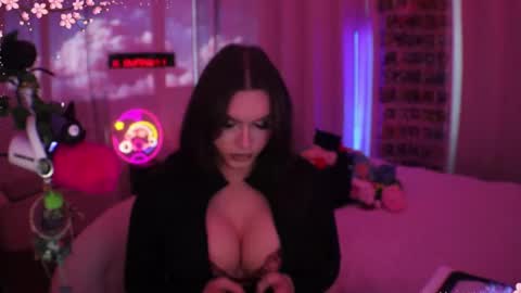 Nicki Foxx online show from 8, 2, 2026