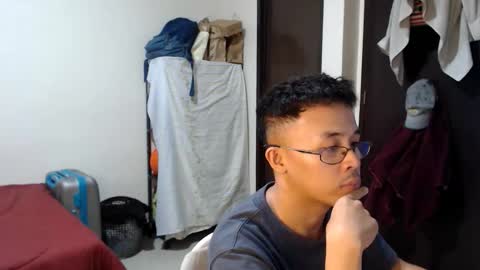 Snapshot of itsyour_asianboy chatting on 12, 3, 2026 just call me francis online show from 12, 3, 2026