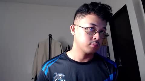 Snapshot of itsyour_asianboy chatting on 14, 4, 2026 just call me francis online show from 14, 4, 2026