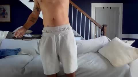 Itzmeebabyy online show from 12, 11, 2025