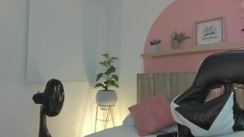 I V E T T E online show from 1, 5, 2026
