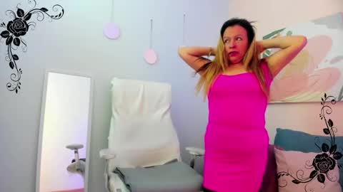 Snapshot of ivonne_4 chatting on 5, 3, 2026 Ivonne online show from 5, 3, 2026