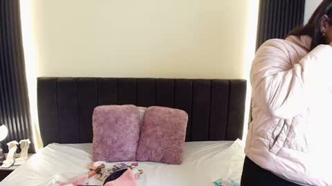 I V O N N E R O S S online show from 24, 3, 2026