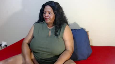 IVORYTITS48 online show from 19, 6, 2026