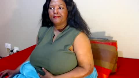 IVORYTITS48 online show from 4, 7, 2026