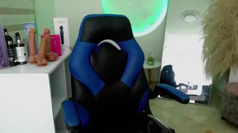 ivvoncute online show from 4, 3, 2026