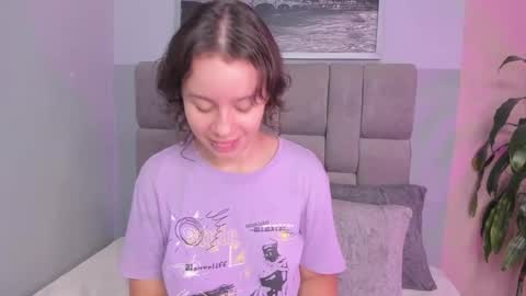 Snapshot of ivy_and_molly chatting on 19, 9, 2025 Ivy and Molly online show from 19, 9, 2025