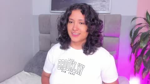 Snapshot of ivy_and_molly chatting on 23, 9, 2025 Ivy and Molly online show from 23, 9, 2025