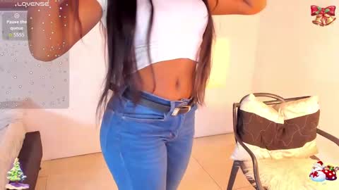 Snapshot of ivybliss8 chatting on 17, 12, 2024 i v y b l i s s online show from 17, 12, 2024