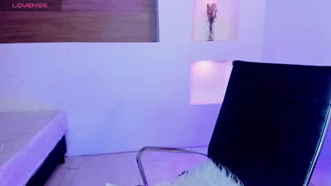 Snapshot of ivybliss8 chatting on 27, 2, 2025 i v y b l i s s online show from 27, 2, 2025