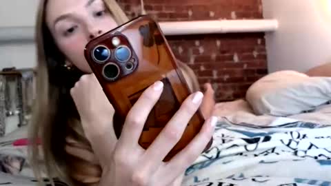 ivygrave online show from 13, 9, 2025