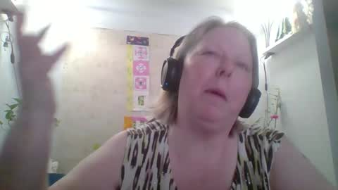 ivyjane3522 online show from 21, 4, 2026