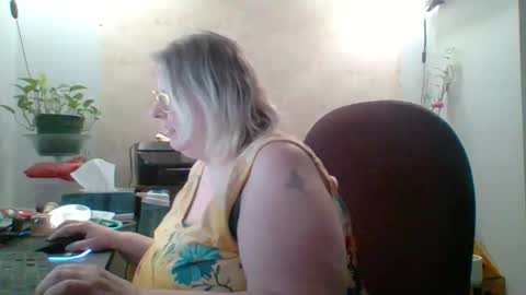 ivyjane3522 online show from 11, 5, 2026
