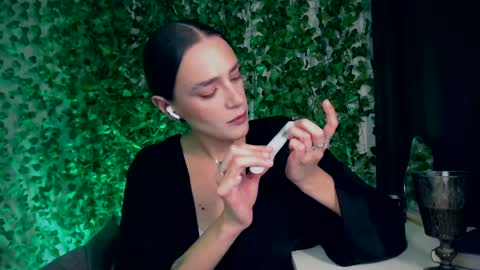 Miss Ivy online show from 29, 12, 2024