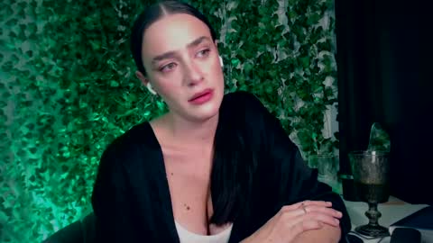 Miss Ivy online show from 29, 12, 2024