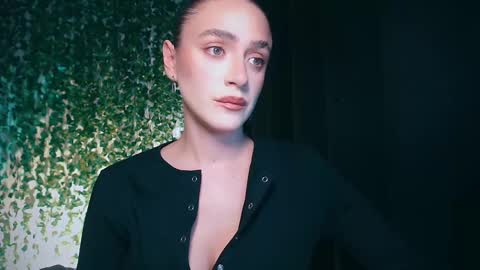 Miss Ivy online show from 27, 2, 2025