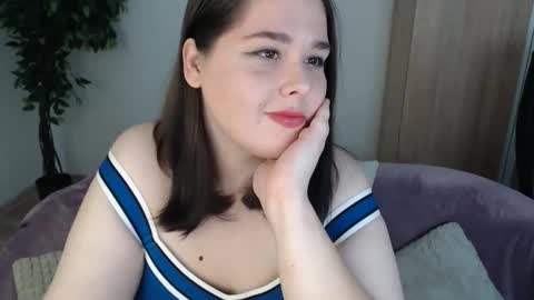 Snapshot of ivylebelly chatting on 6, 10, 2025 Ivy online show from 6, 10, 2025