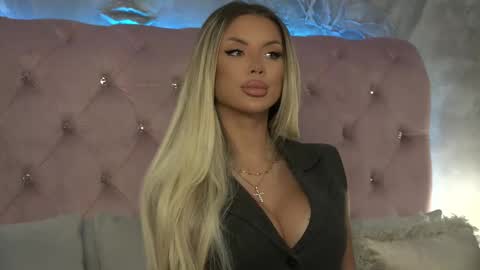  Ivy  online show from 23, 10, 2025