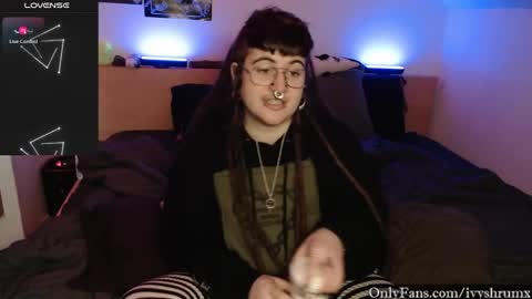 Snapshot of ivyshrumx chatting on 5, 1, 2025 Ivy ShrumX online show from 5, 1, 2025