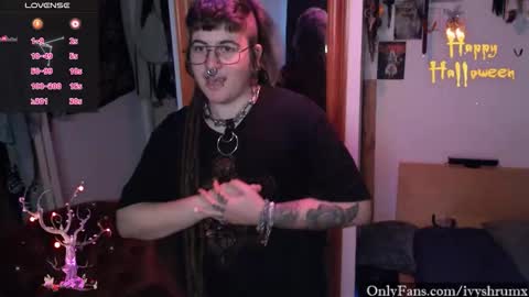 Snapshot of ivyshrumx chatting on 12, 10, 2025 Ivy ShrumX online show from 12, 10, 2025