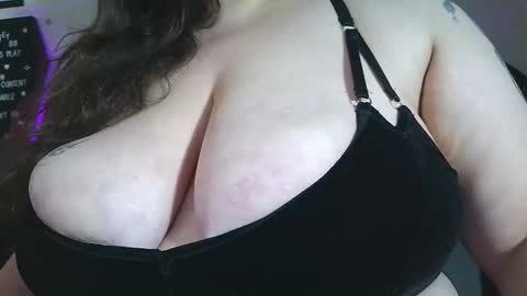 Gwen LaCourt online show from 27, 10, 2025