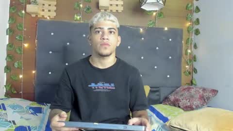 izaack online show from 6, 1, 2025