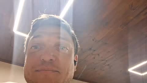 izealvaro online show from 9, 9, 2025