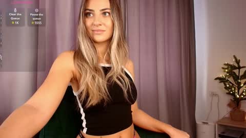 izy bellee online show from 11, 1, 2025