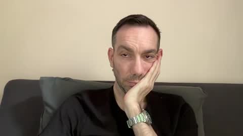 Snapshot of j_amessss chatting on 26, 7, 2026 James online show from 26, 7, 2026