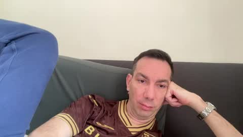 Snapshot of j_amessss chatting on 28, 7, 2026 James online show from 28, 7, 2026