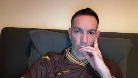 Snapshot of j_amessss chatting on 28, 7, 2026 James online show from 28, 7, 2026