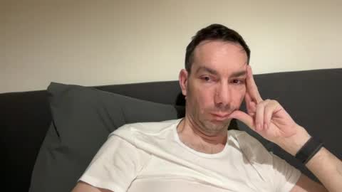 Snapshot of j_amessss chatting on 5, 8, 2026 James online show from 5, 8, 2026