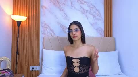 j_belle_ online show from 5, 5, 2026
